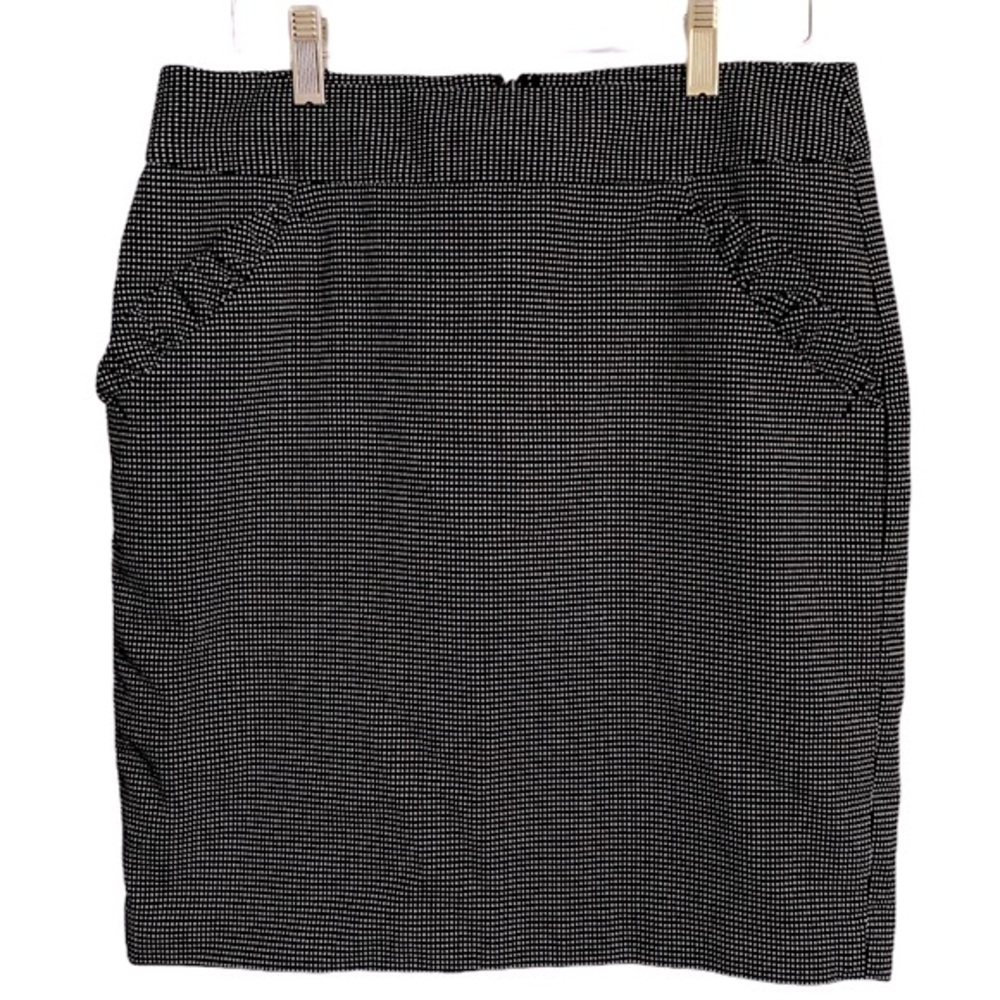 Ann Taylor Loft Size 6 black and white lined mini Skirt EUC